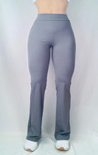 Load image into Gallery viewer, V Cut Scrunch Flare Leggings Grey

