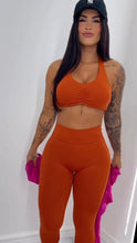Load image into Gallery viewer, V Shape Seamless Front Pumpkin Color Leggings
